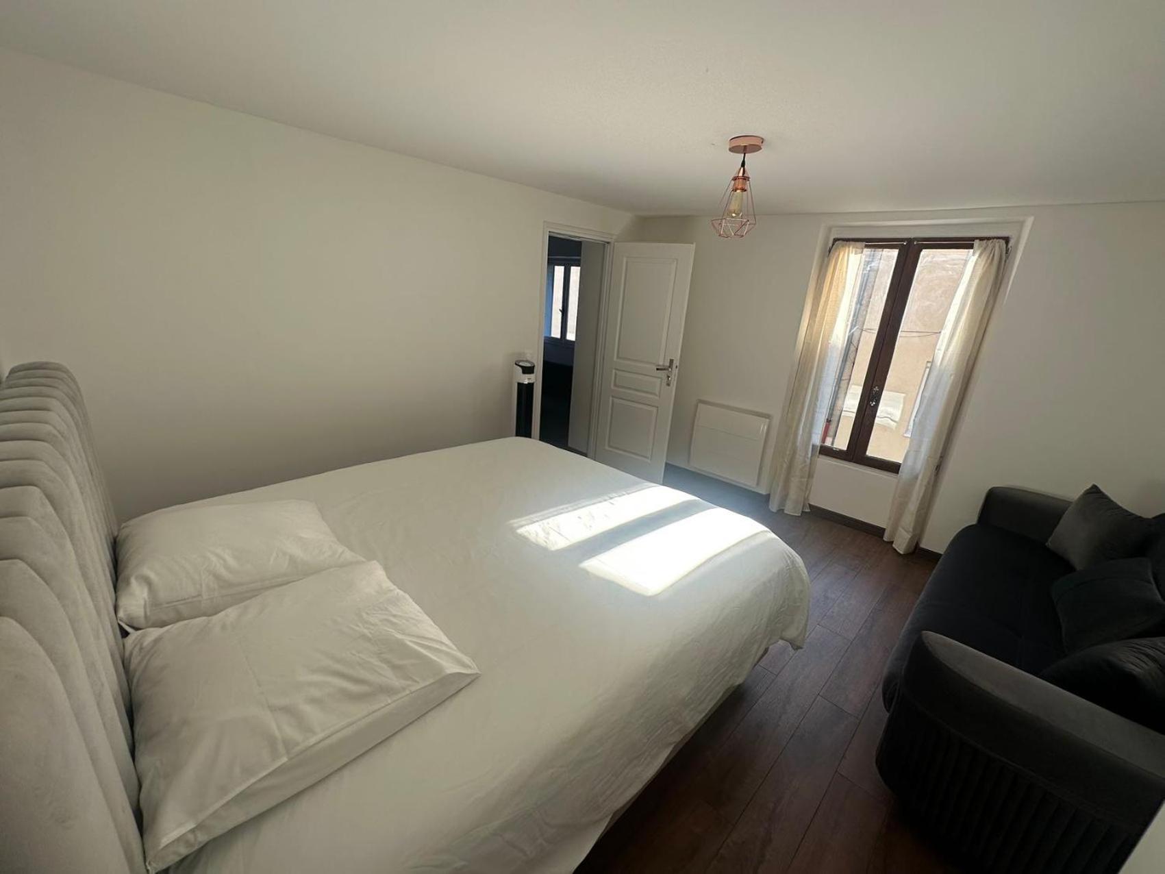 Appartement Calme Moderne Proche De Disneyland Wifi & Cafe Gratuit & Arrivee Autonome ブシー・サン ・ジョルジュ エクステリア 写真
