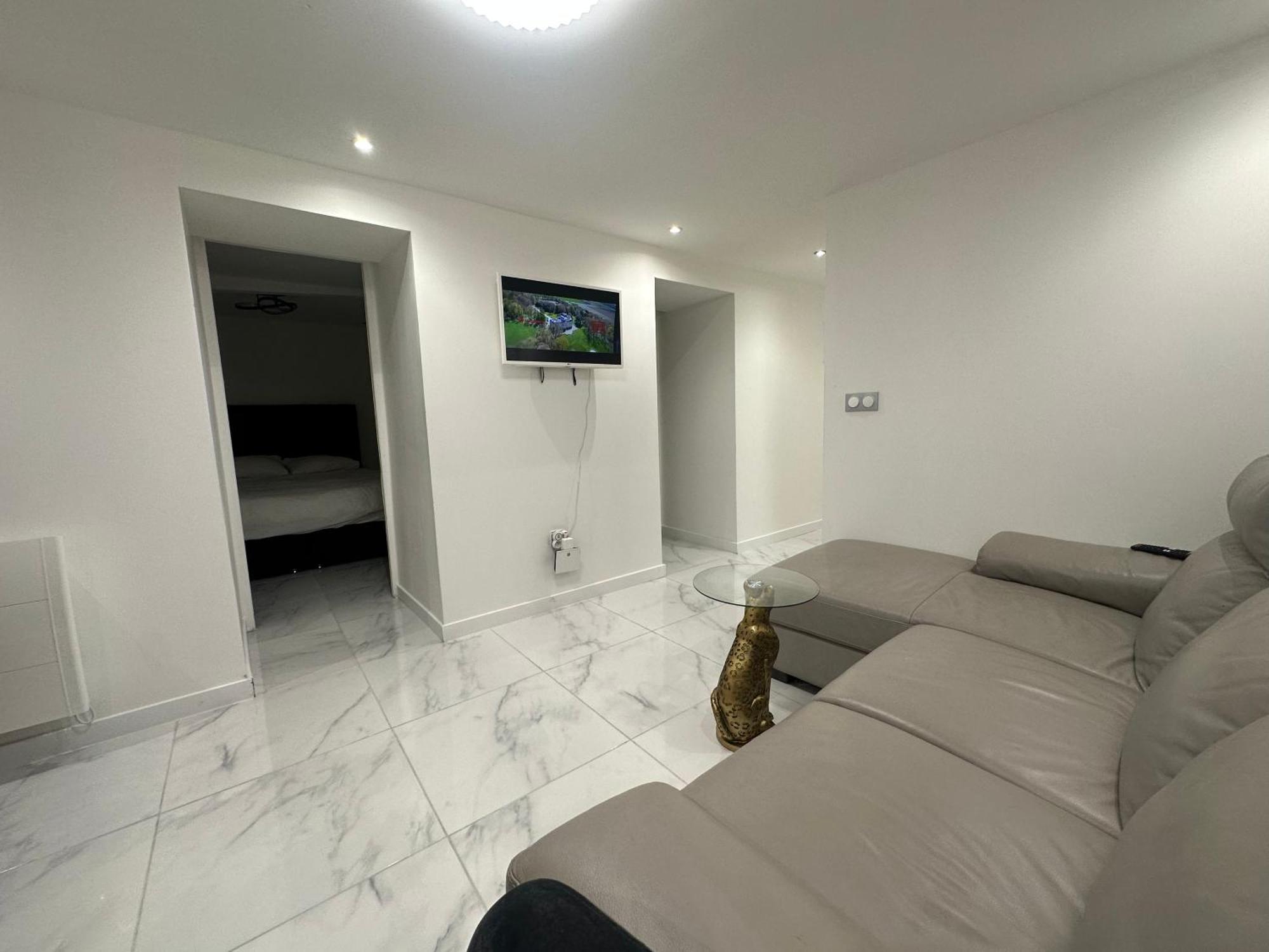 Appartement Calme Moderne Proche De Disneyland Wifi & Cafe Gratuit & Arrivee Autonome ブシー・サン ・ジョルジュ エクステリア 写真